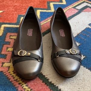 Women’s Flats